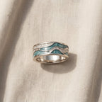 Pierścionek srebrny z turkusowymi falami